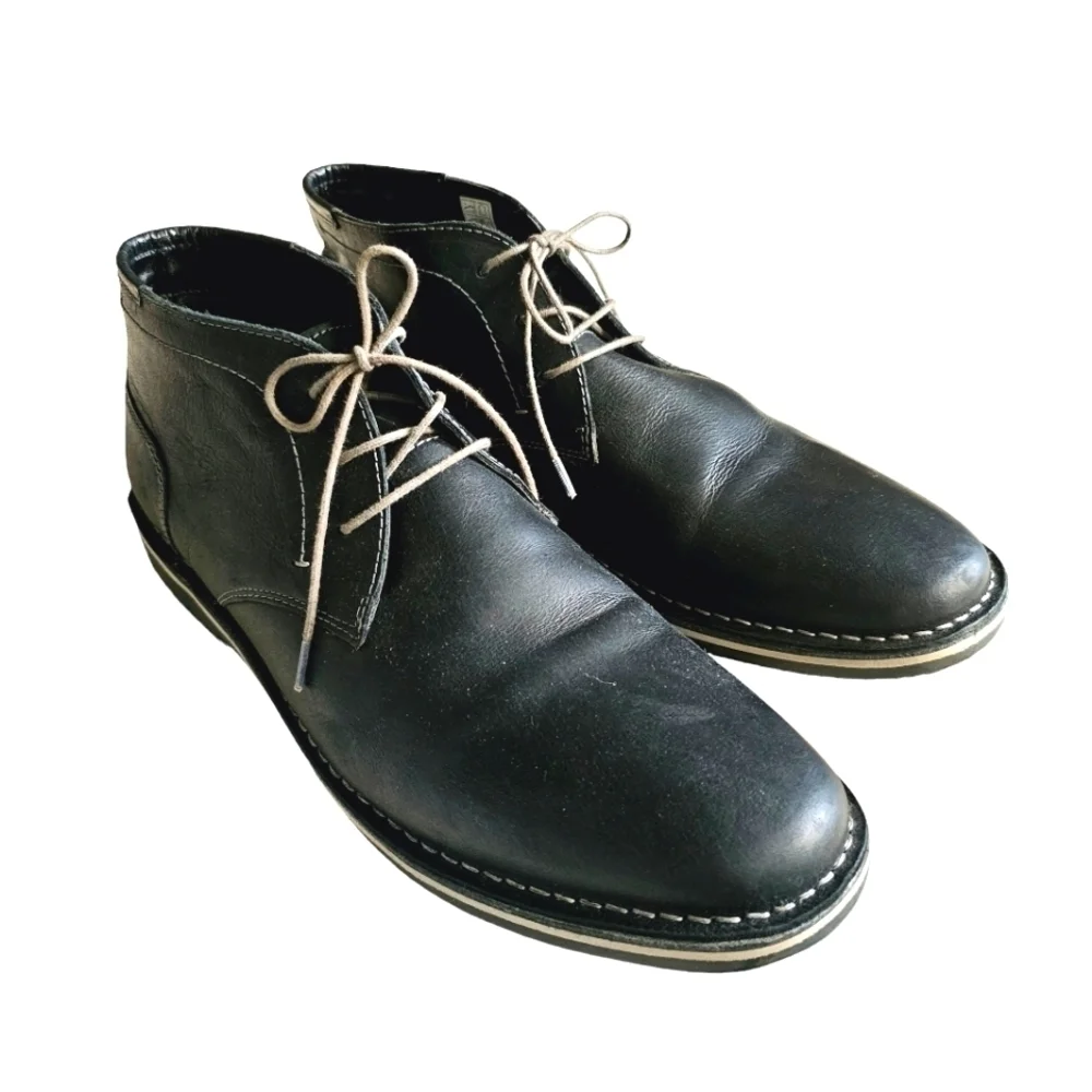 Sharp Steve Madden Black Chucka Boots